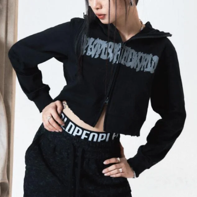 Cropped logo hoodie zip-up black Hoodie with Hem Ribbing Snug Secure