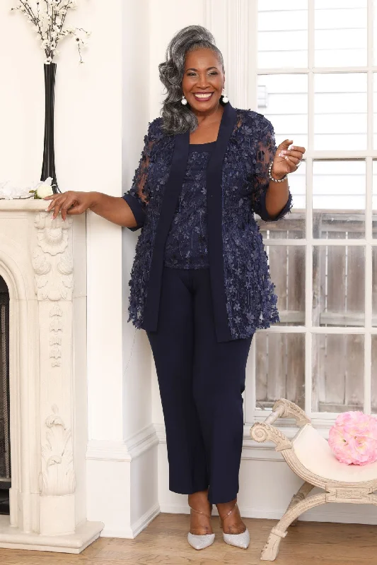 Women Plus Size Two-Piece 3D Flower Embellished Pant Set Chic Capri Pants