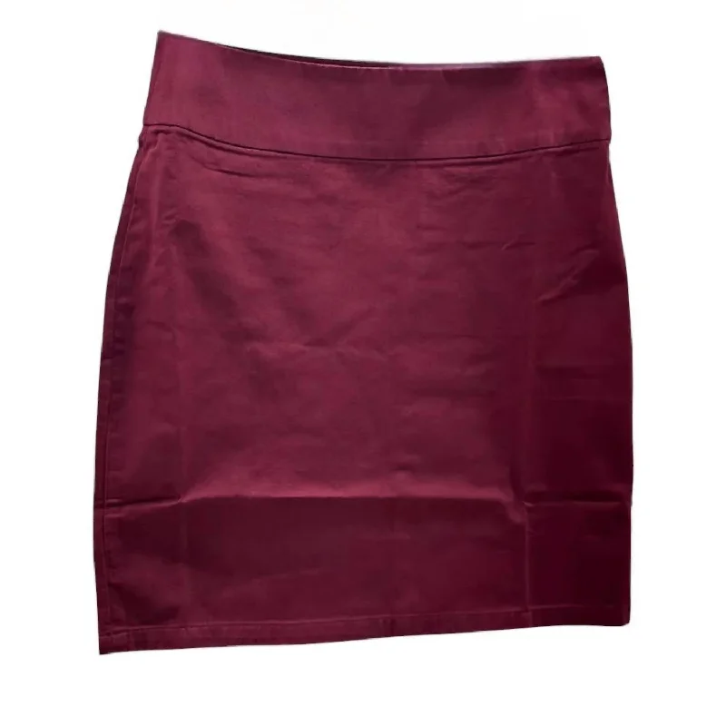 Women's Mini Skirt In Red leather skirt sleek
