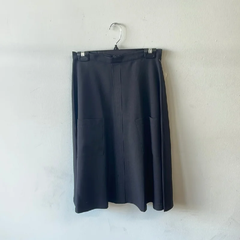 25" Pocket Skirt slim fit skirt