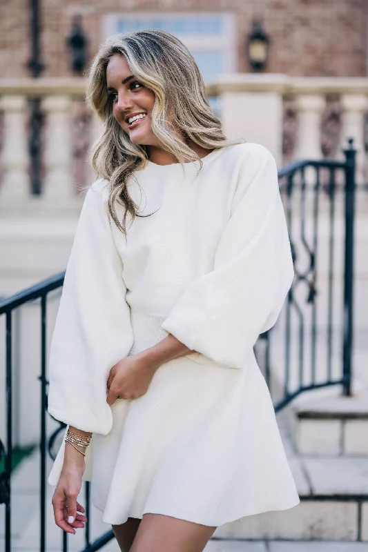 Evans Sweater Dress - Cream Zippered Buttoned Snapped