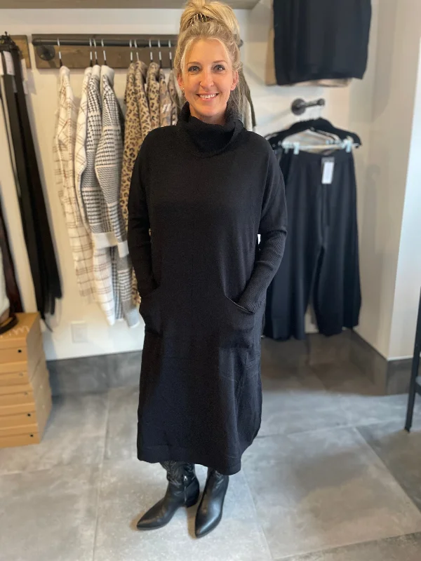 Cozy Chic Maxi Sweater Dress in Black & Grey Houndstooth Herringbone Solid