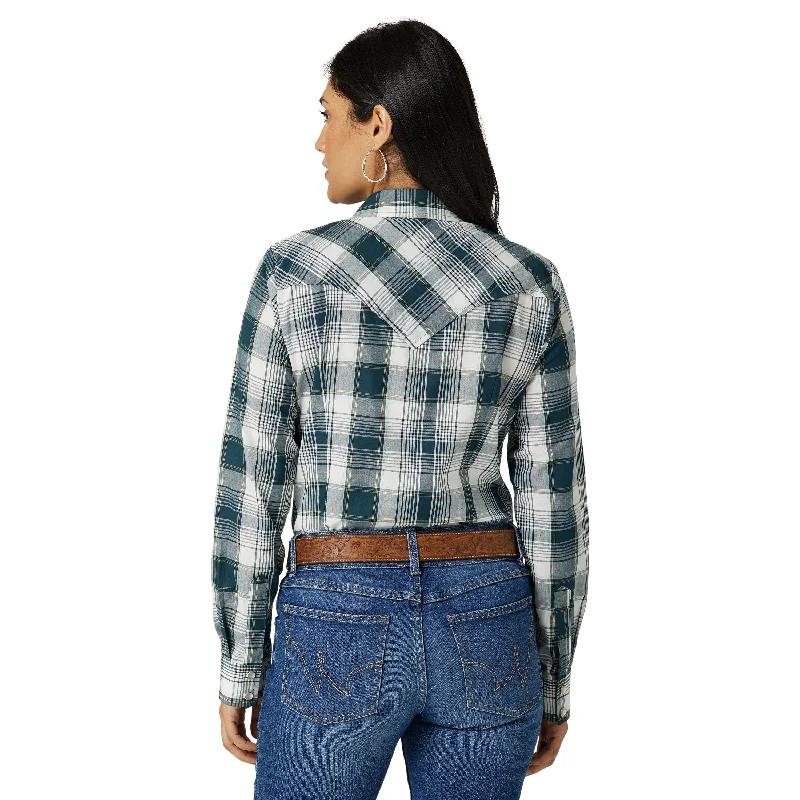 Women's Wrangler Essential Snap Front Shirt #112327184