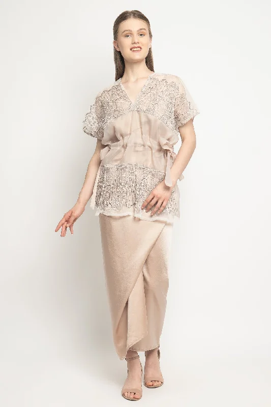 Salima Dress in Pale Pink