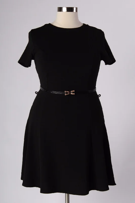 Fitted Dress With Belt - Black