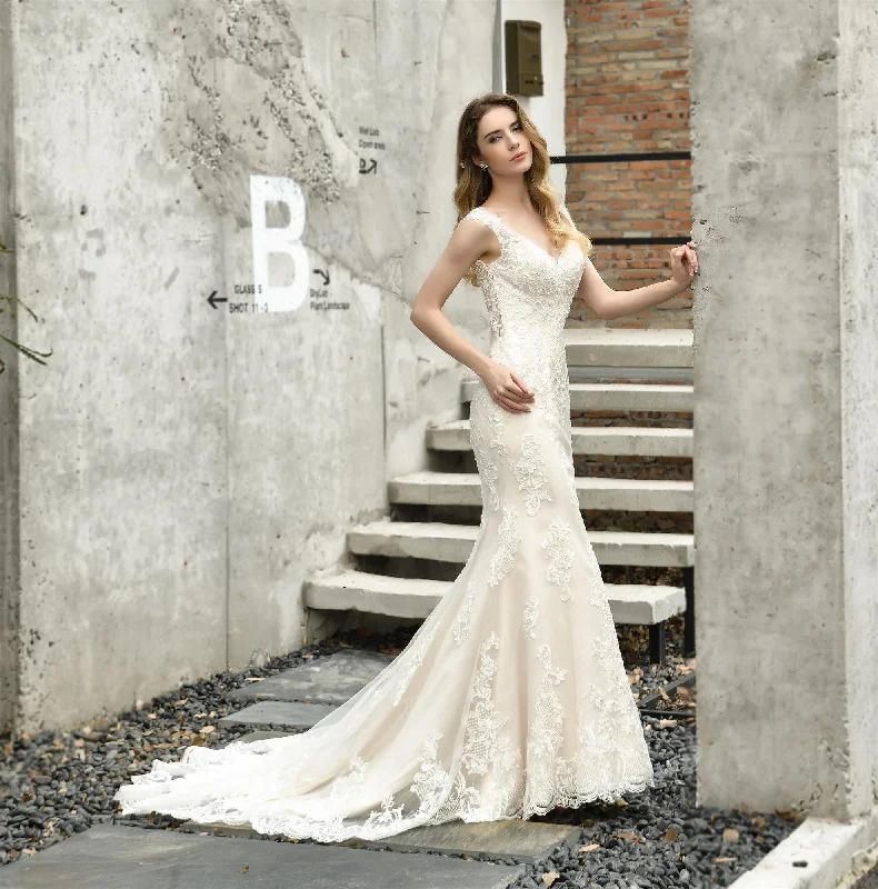 Embroidery V-neck Sleeveless Mermaid Tulle Evening Gown empire Waist empire